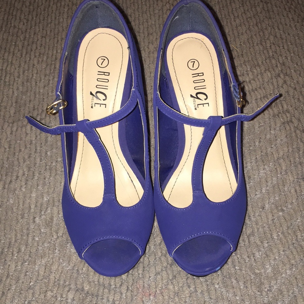 Blue wedges